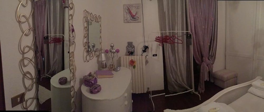 Bed And Breakfast La Gatta E IL Glicine