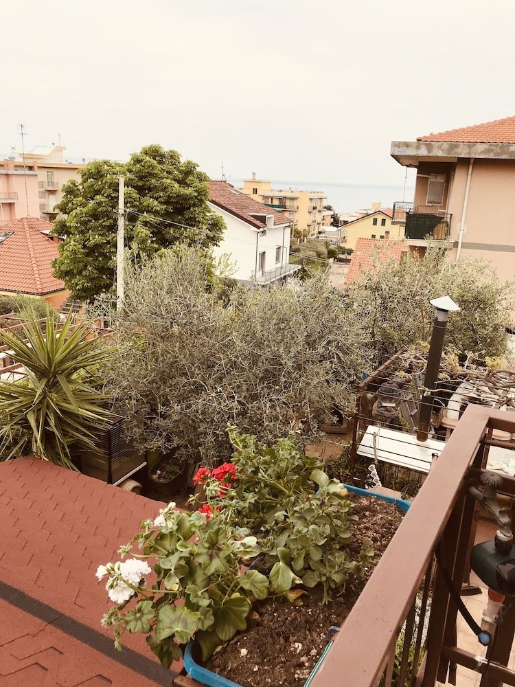 Bed And Breakfast La Gatta E IL Glicine