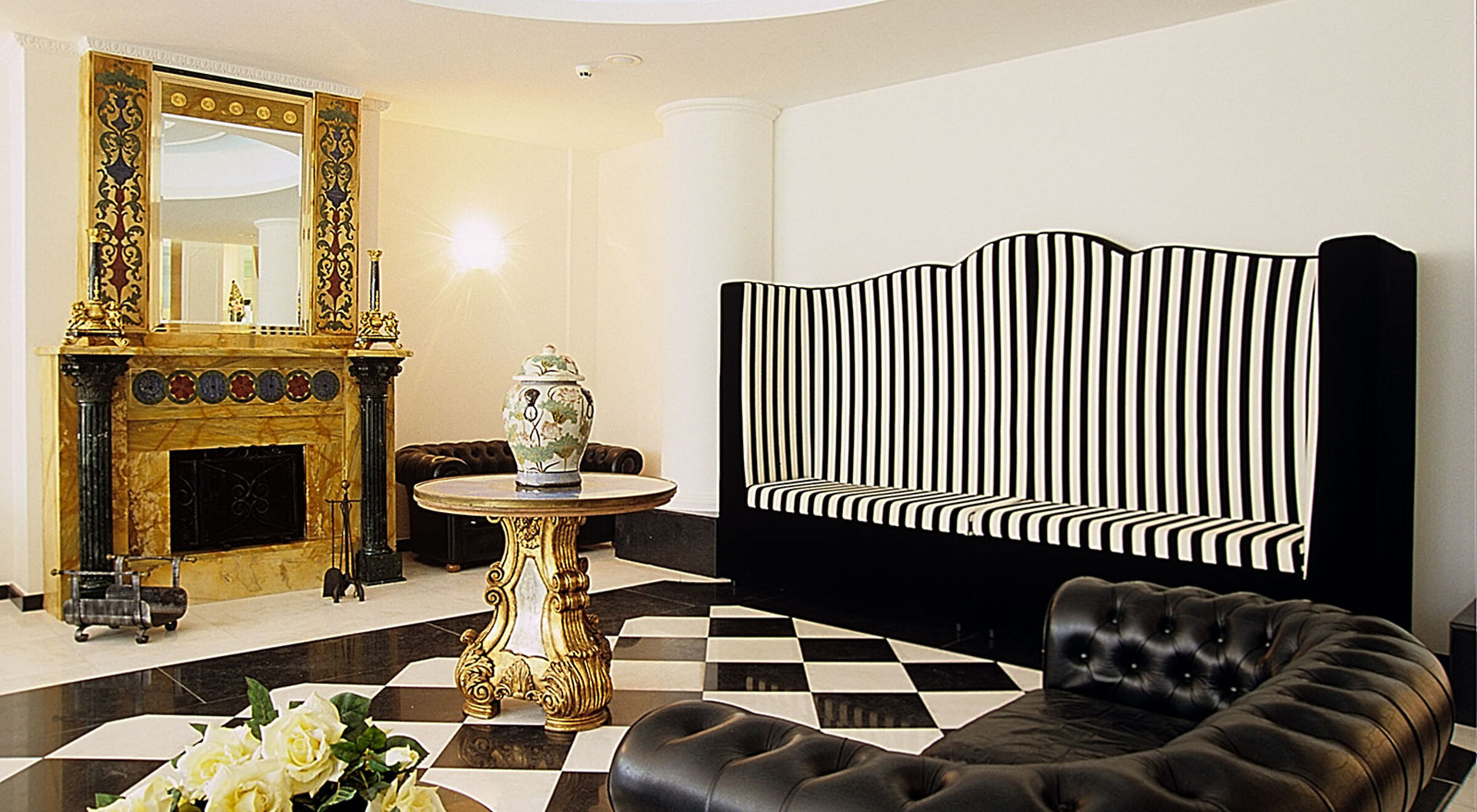 M Glamour Hotel