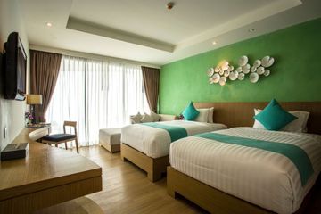 Crest Resort & Pool Villas
