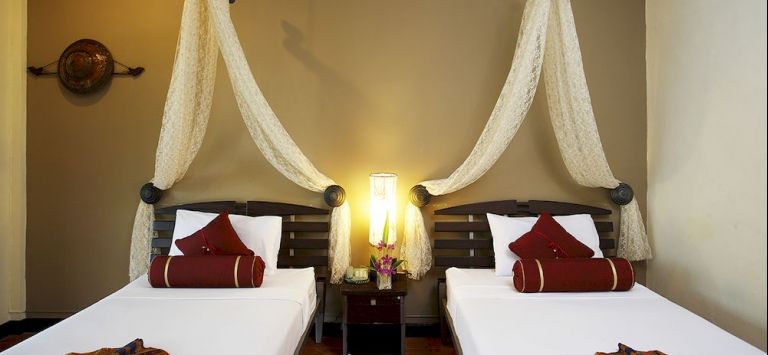 Tuana Hotels Brook Pool Access