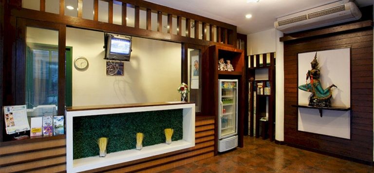 Tuana Hotels Brook Pool Access