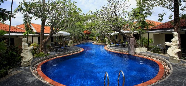 Tuana Hotels Brook Pool Access