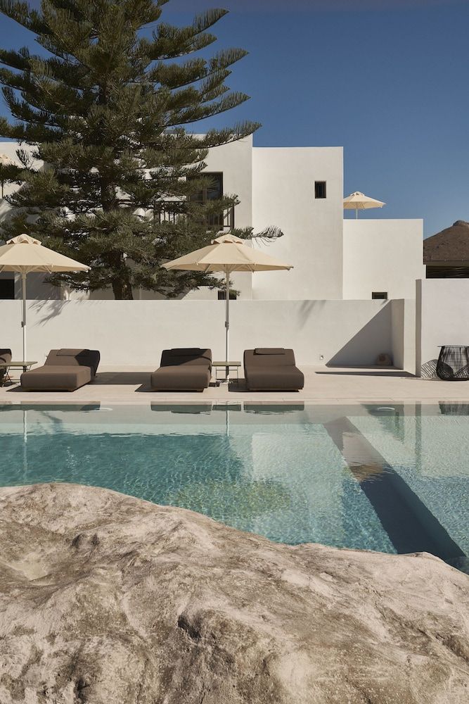 Parilio Hotel