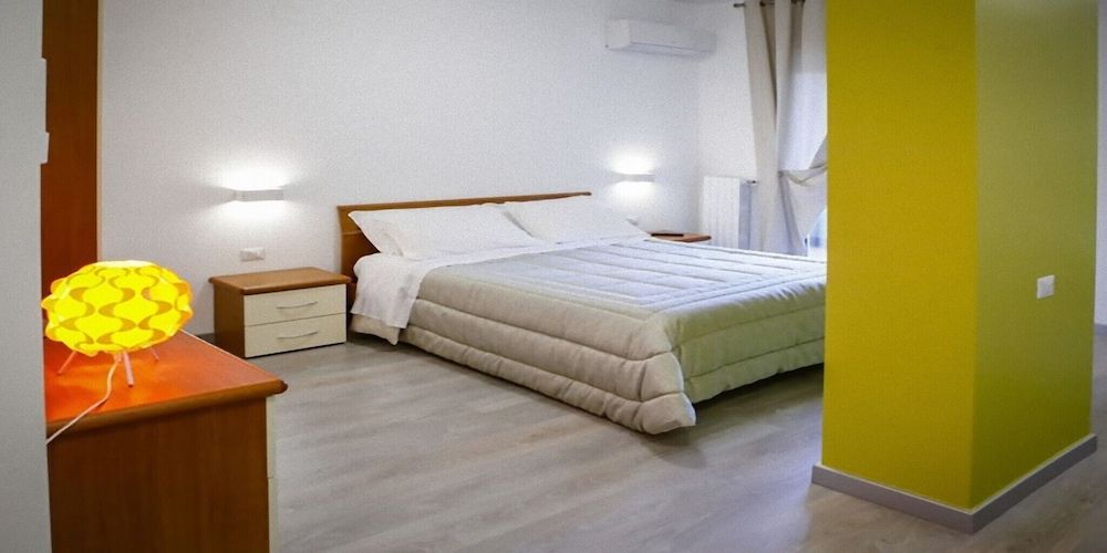 Up & Down Rooms
