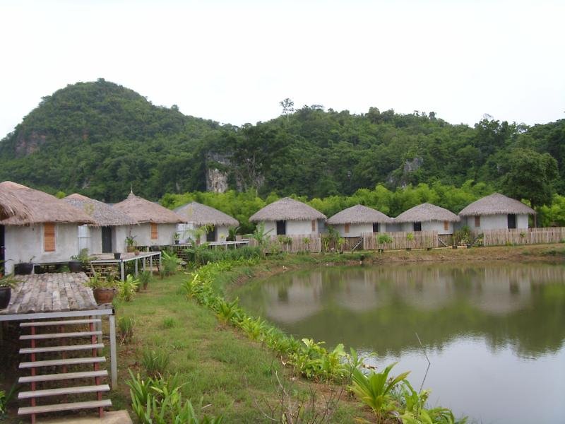 Avatar Miracles Hotel
