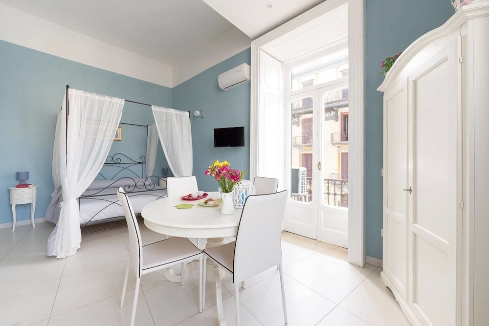 B&B Rosaroll