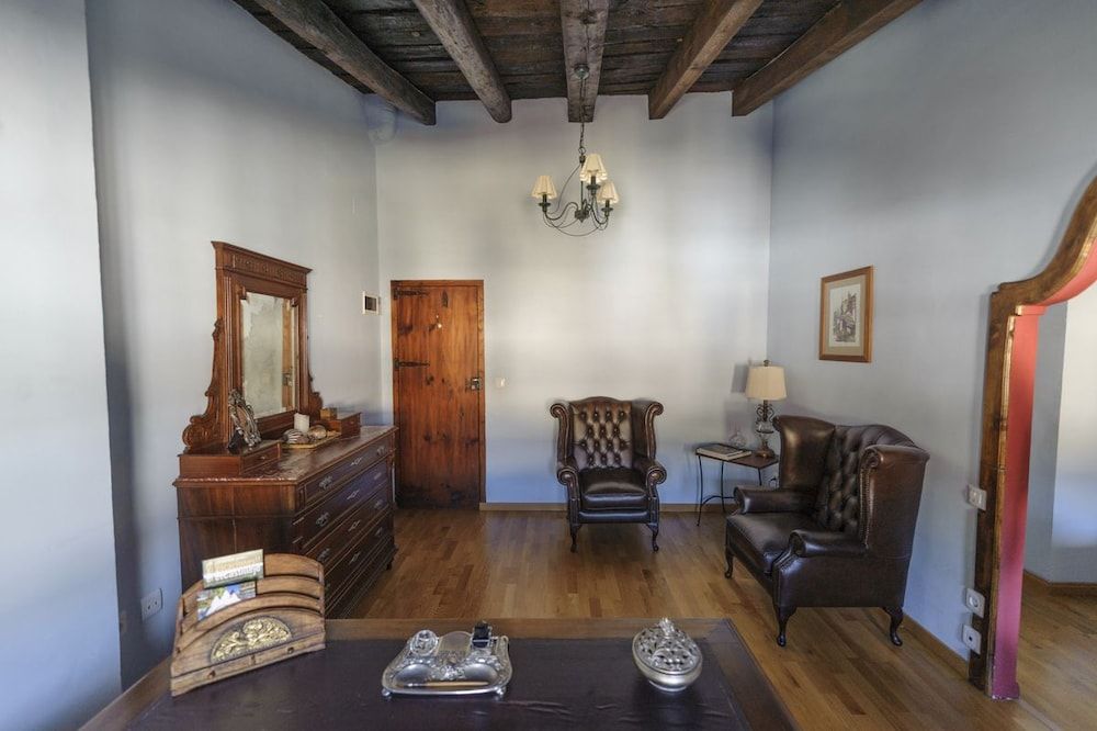 Hotel Los Leones