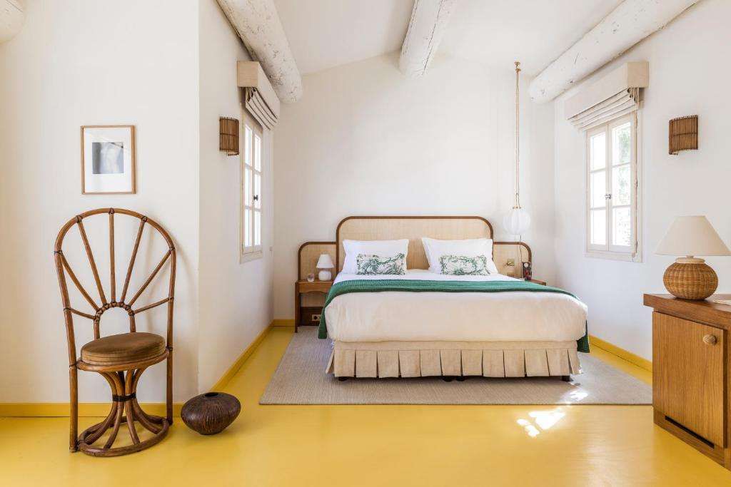 La Tartane Hotel