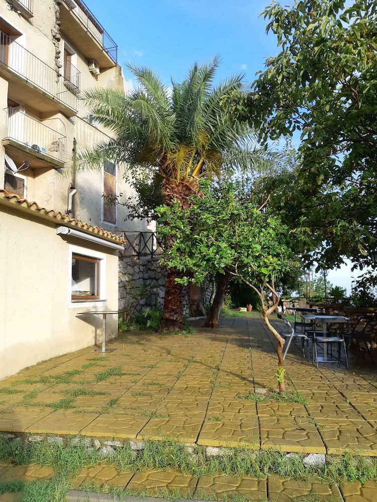 B & B Stillachiara