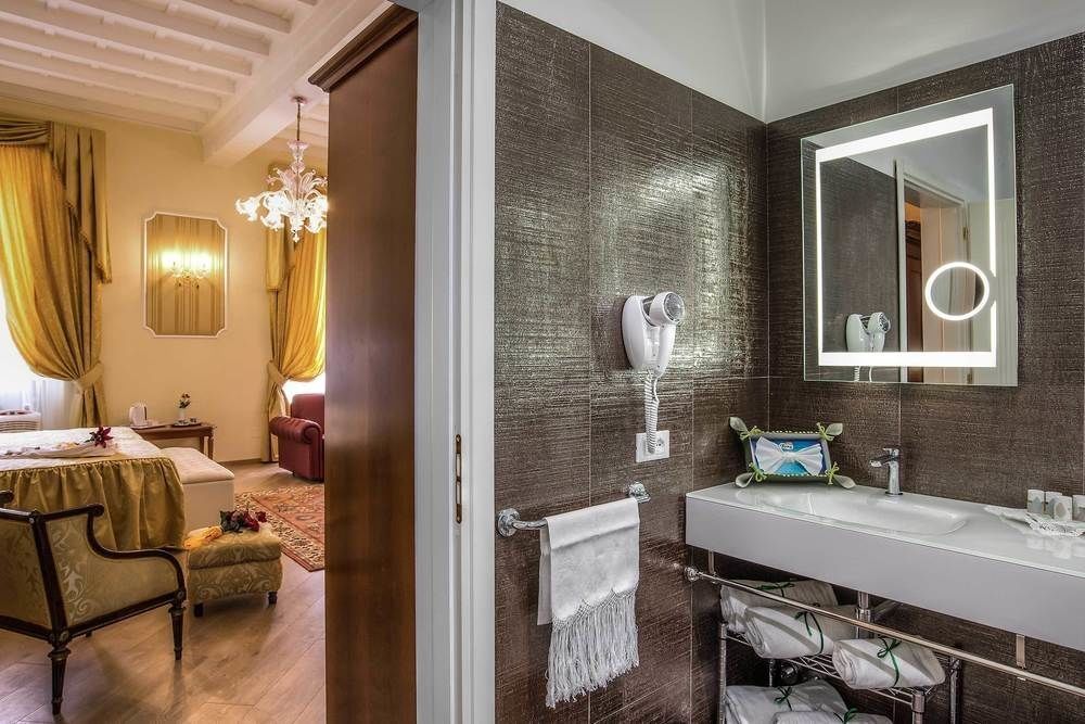 Trevi Rome Suite