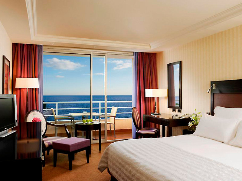 Le Meridien Beach Plaza