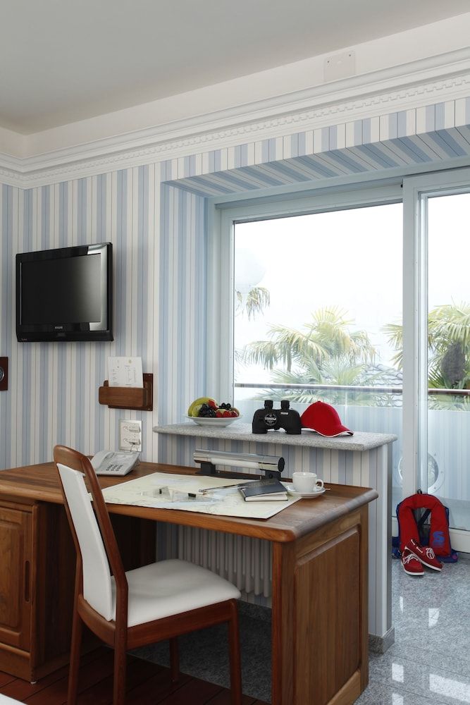Yachtsport Resort