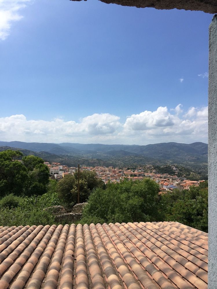 Villa Sospisches Oliena