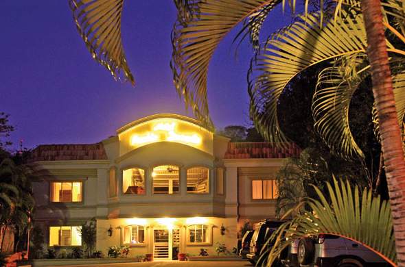 Pueblo Dorado Surf Hotel