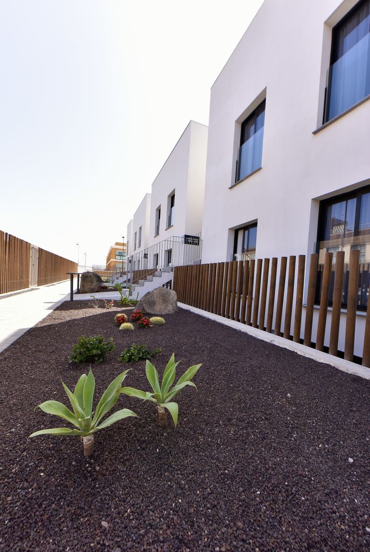 Esmeralda Cotillo Homes by LIVVO