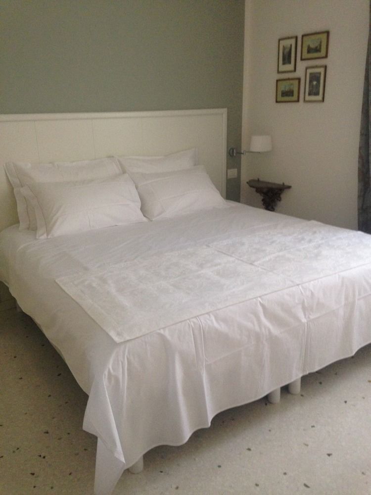 Chiara Lodge