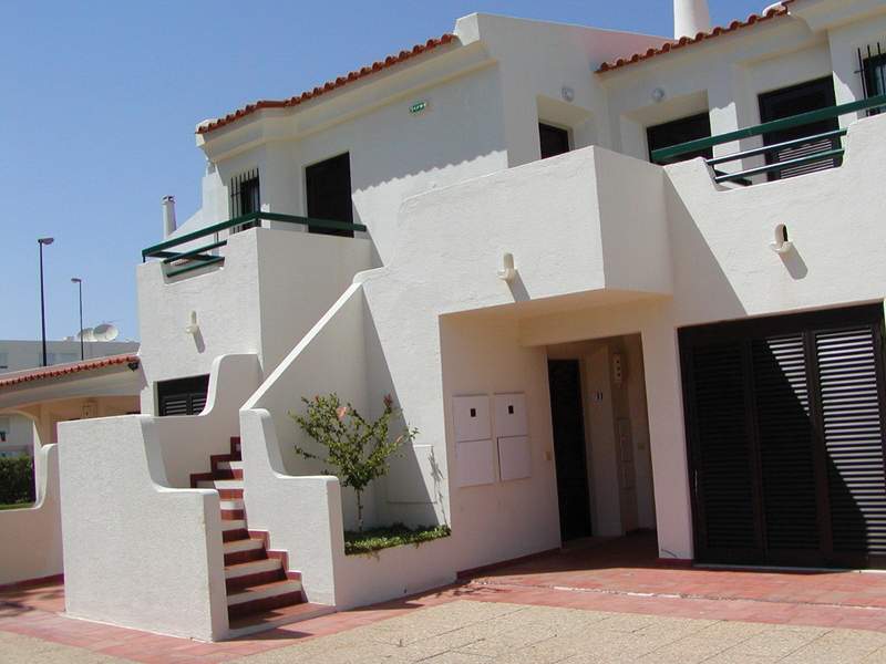 Aura Village - City Beach Apartments