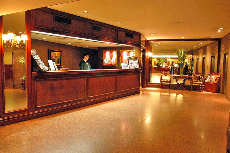 818 Suites