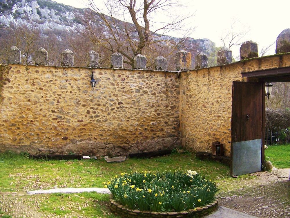 Palacio De Los Alvarado