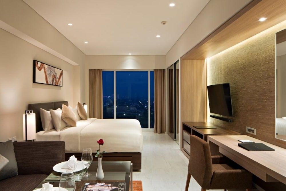 Oakwood Hotel & Residence Surabaya