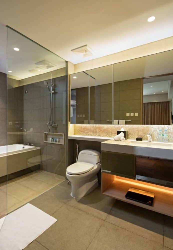 Oakwood Hotel & Residence Surabaya