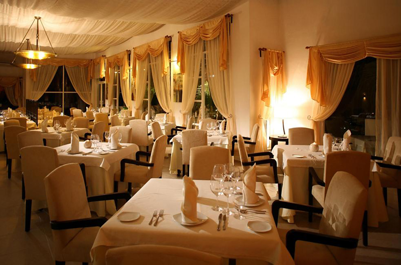 Hotel El Dorado Seaside Suites