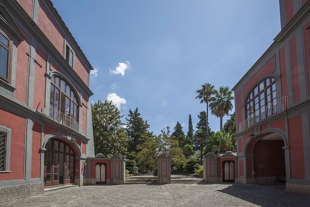 Palazzo Caracciolo Boutique Hotel