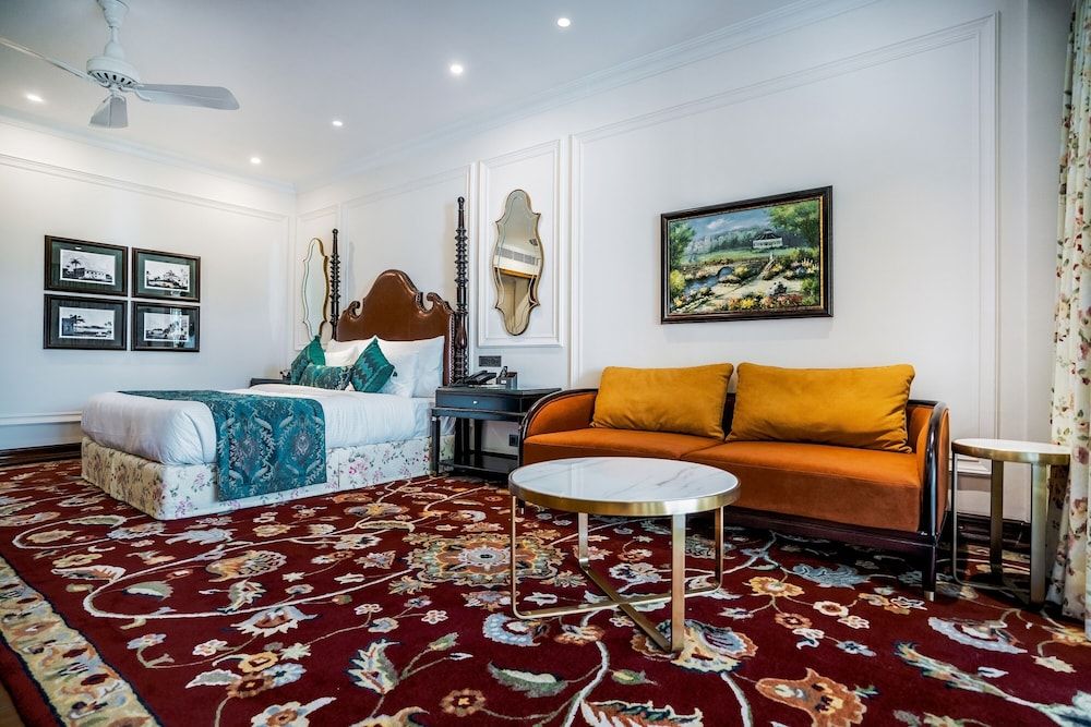 Mayfair Tea Resort