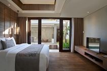 Cross Bali Breakers Resort