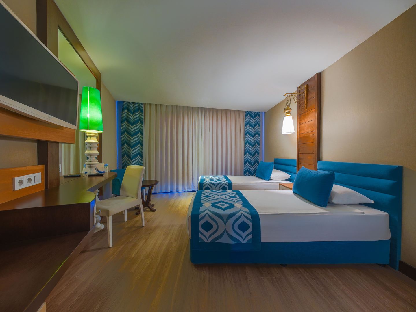 Dream World Resort & Spa
