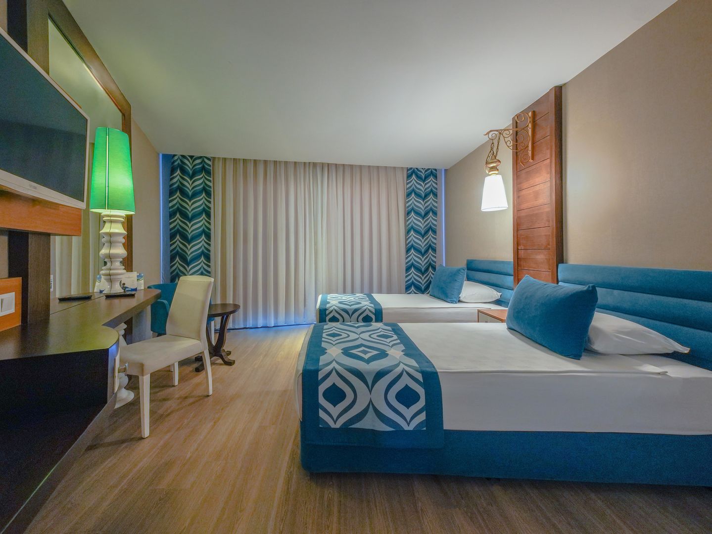 Dream World Resort & Spa