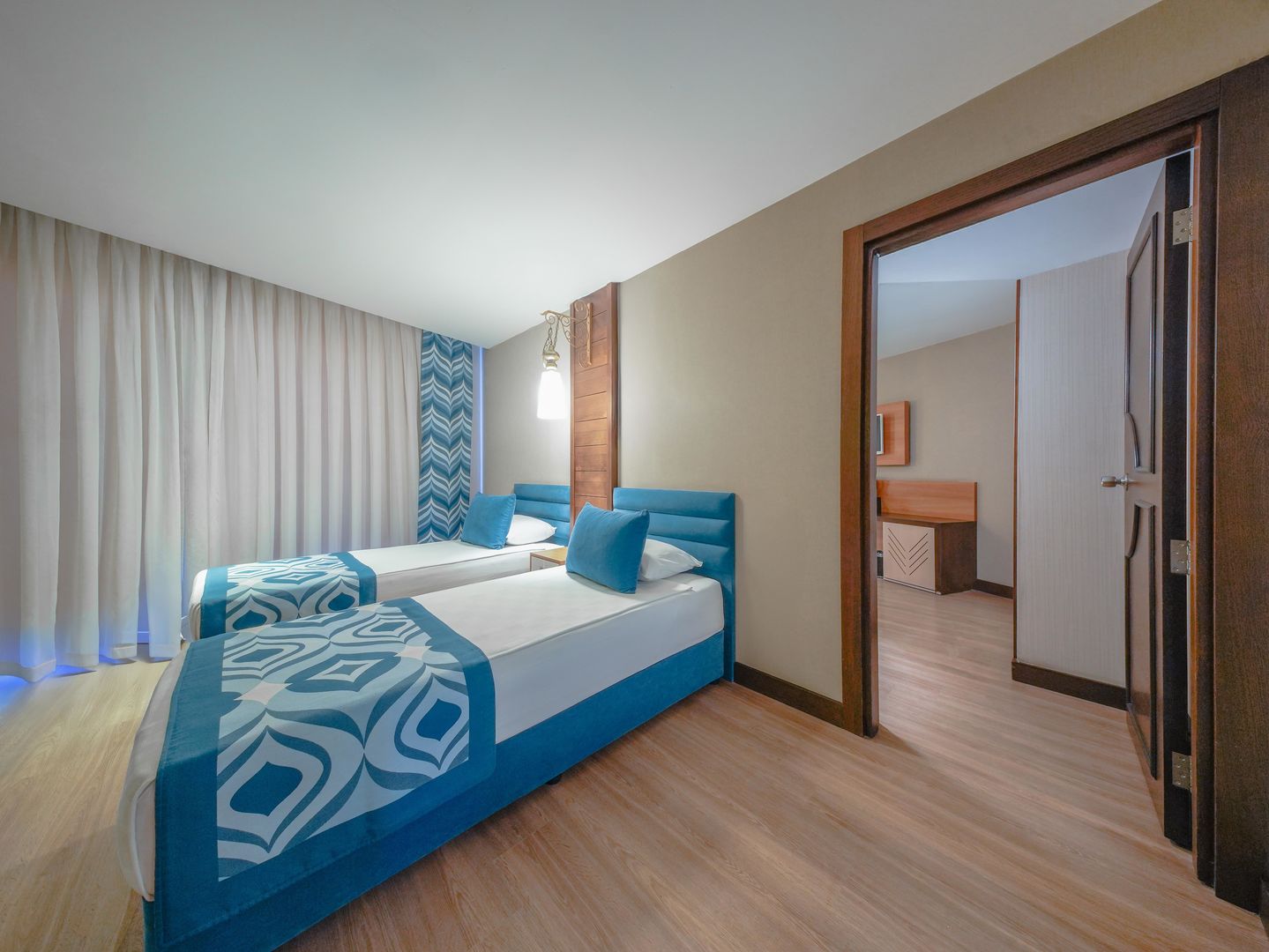 Dream World Resort & Spa