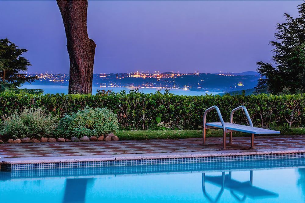 Almanuda Naturist Village