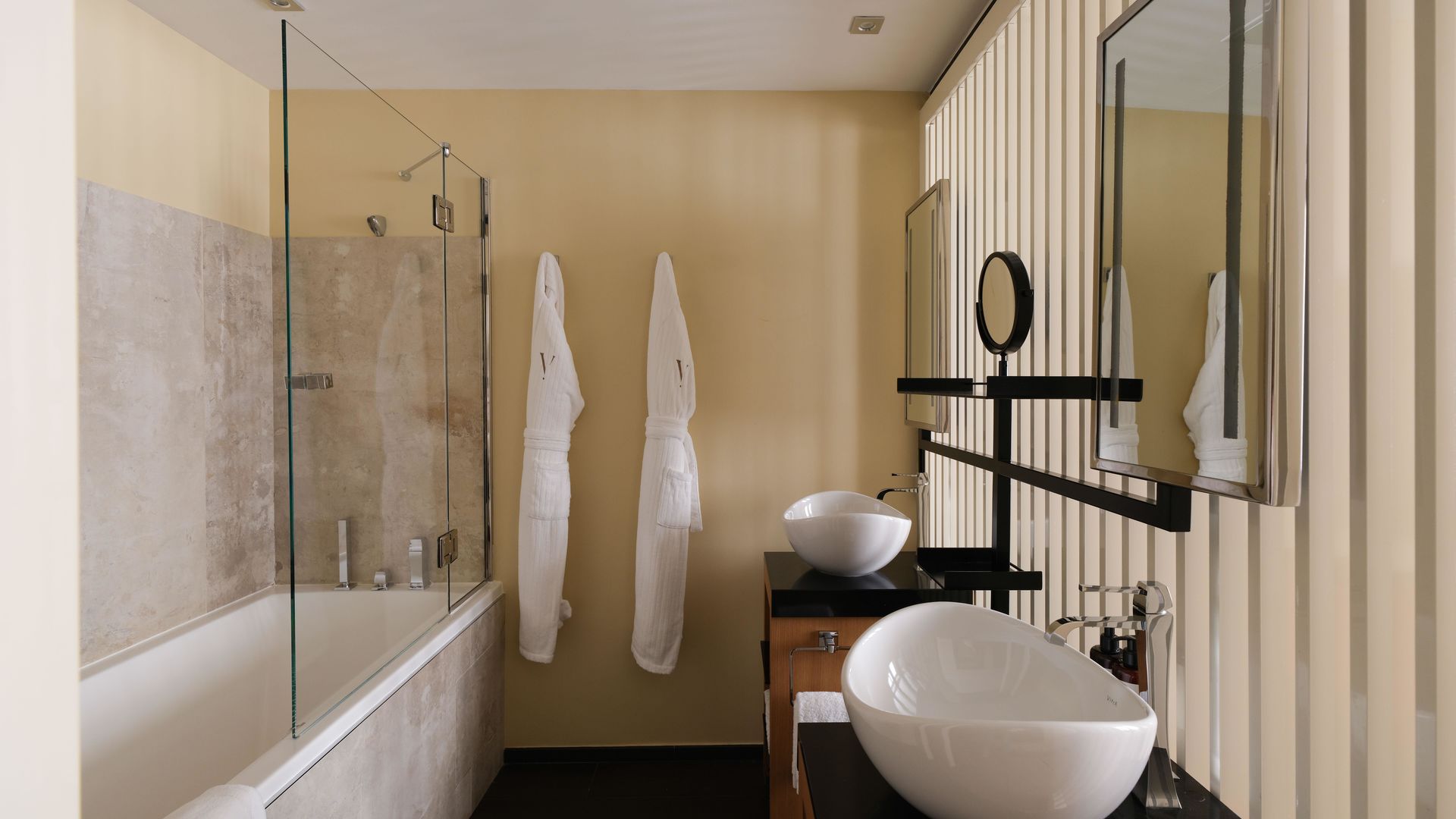 Five Seas by Inwood Hotels