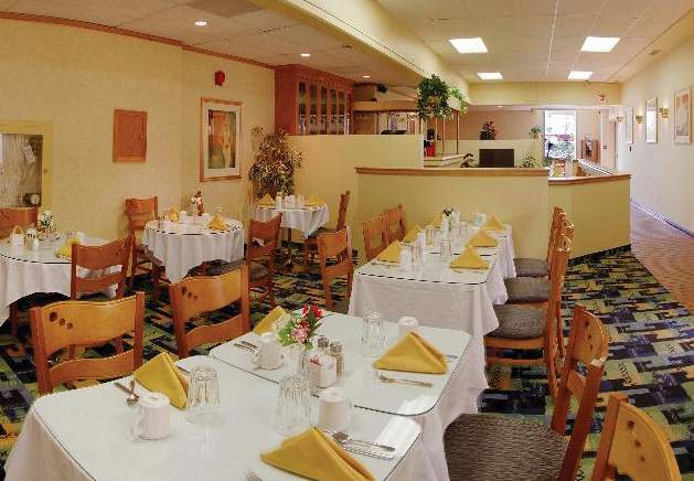 Emerald Hotel & Suites