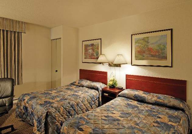 Emerald Hotel & Suites