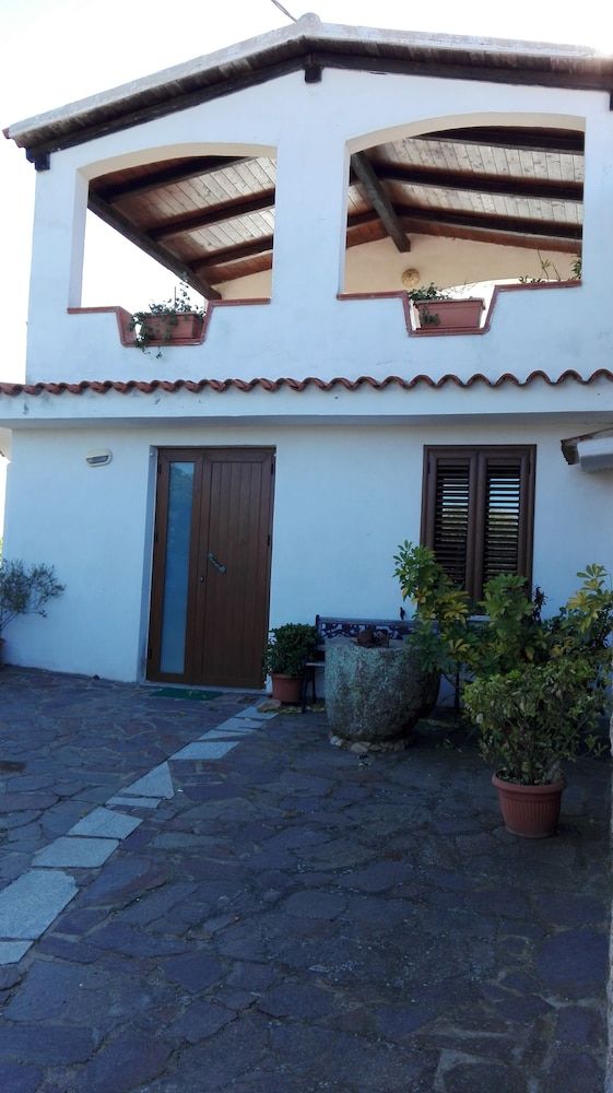 Bed and Breakfast Domo De Resteblas