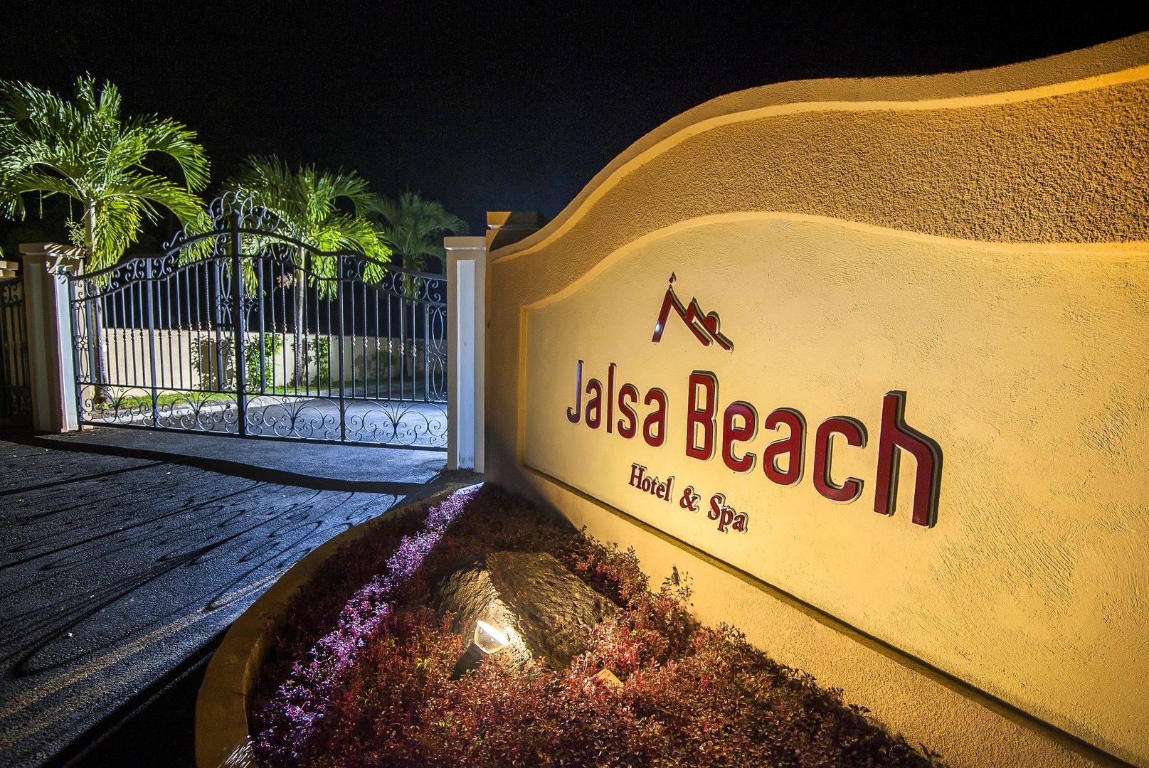 Jalsa Beach Hotel & Spa