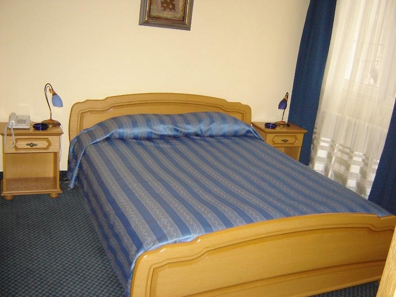 Avion Hotel