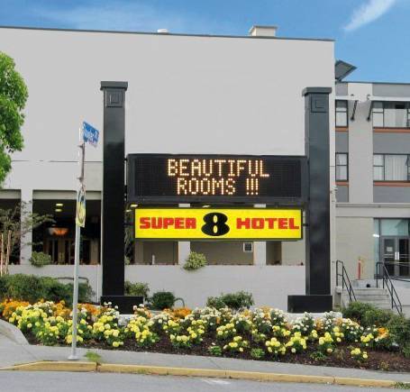 Super 8 Victoria