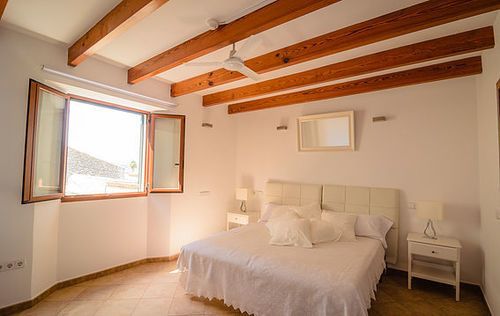 Embat Hostel