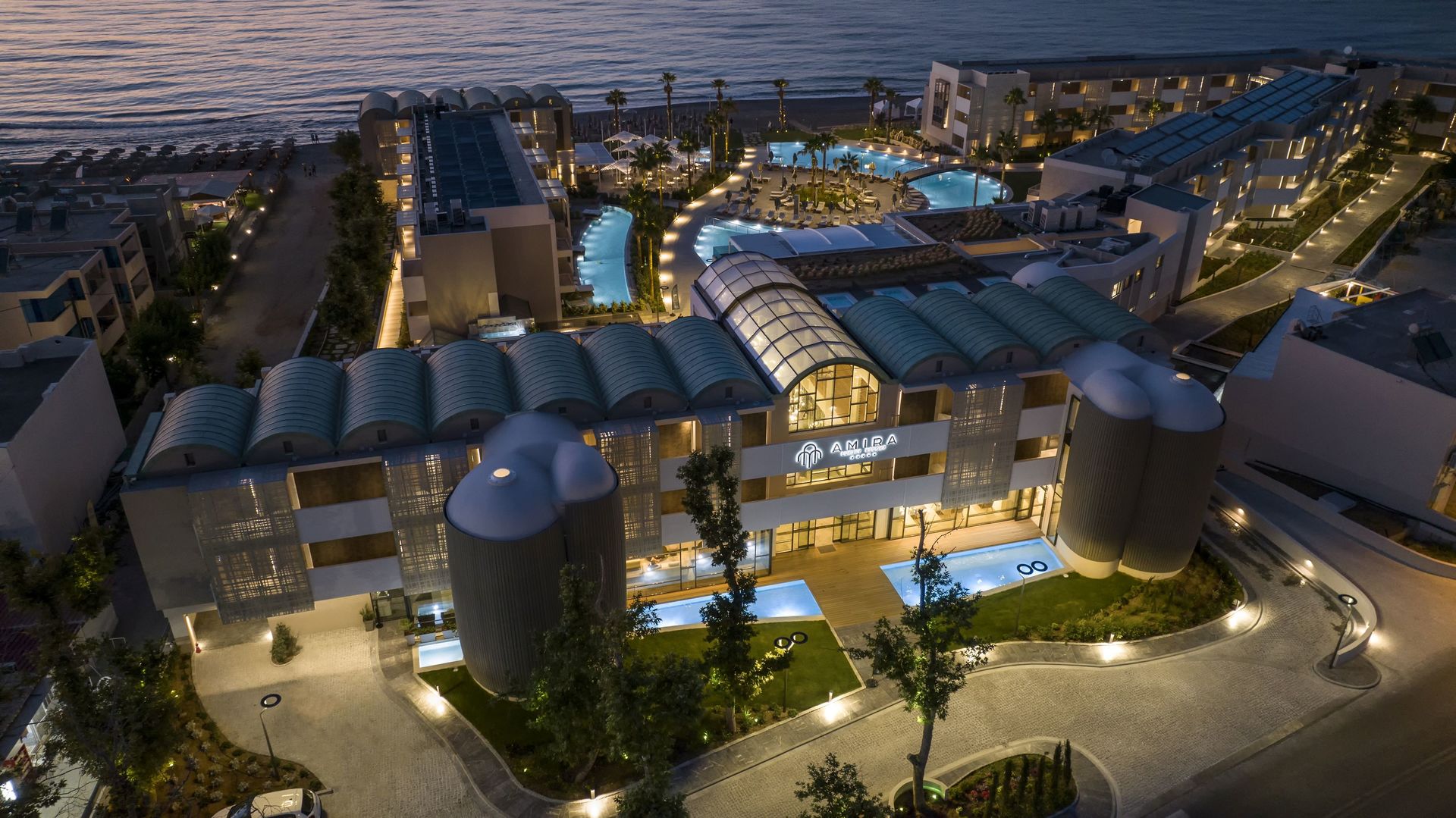 AMIRA Luxury Resort & Spa