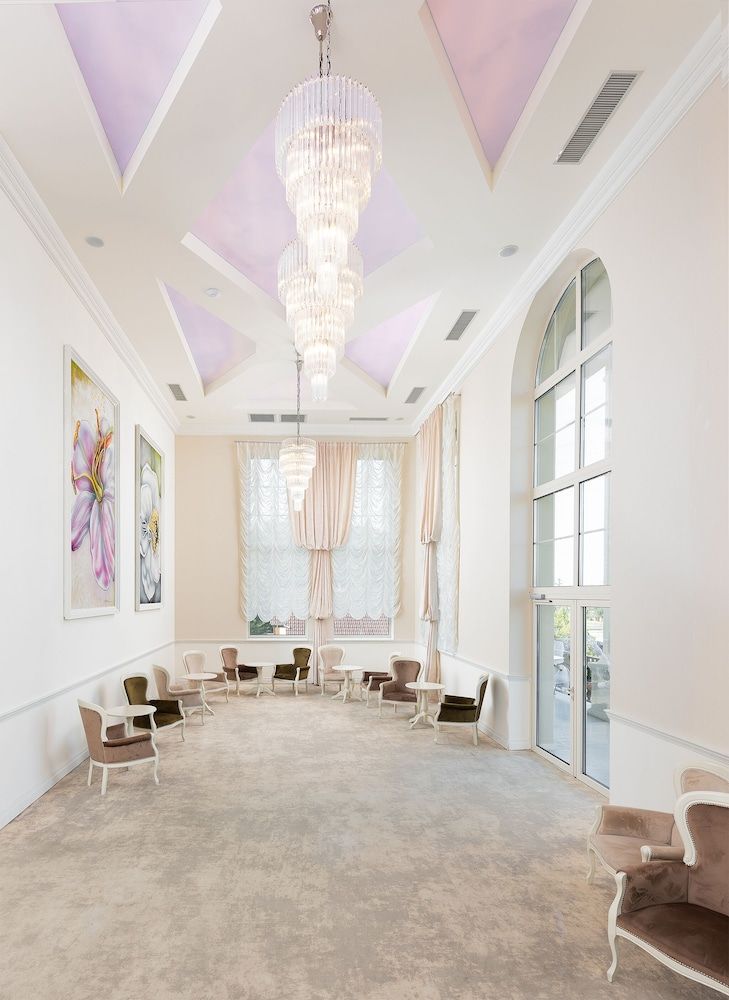 Tresor Le Palais Timisoara, Curio Collection by Hilton