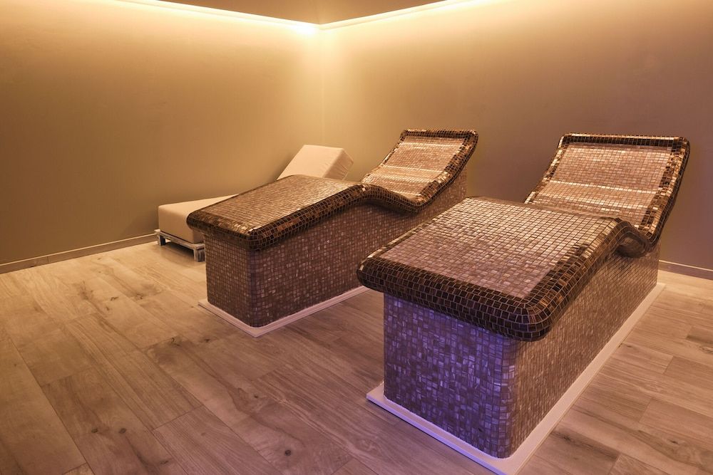 Tresor Le Palais Timisoara, Curio Collection by Hilton