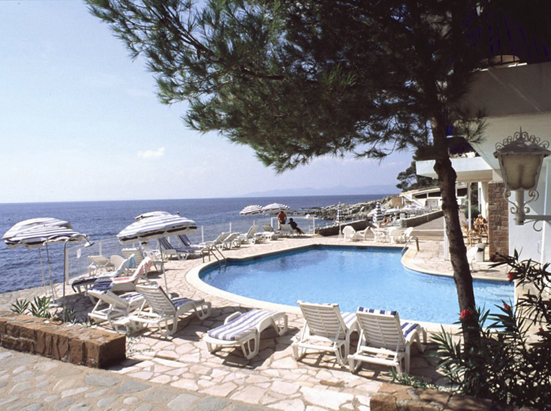 Les Roches, a Beaumier Hotel