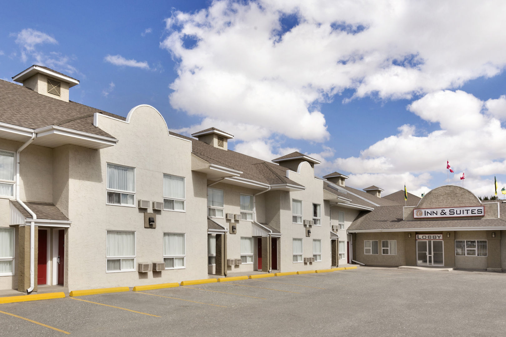 Colonial Square Inn And Suites