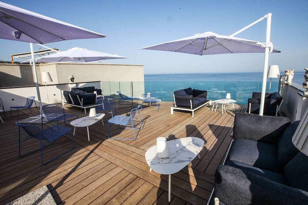 Nautilus Hotel