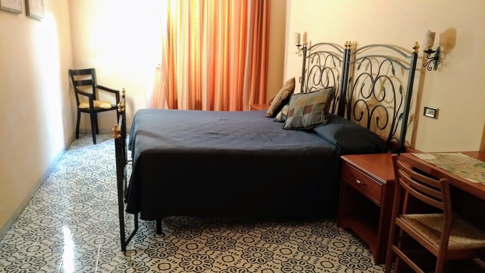 Nicolas Inn