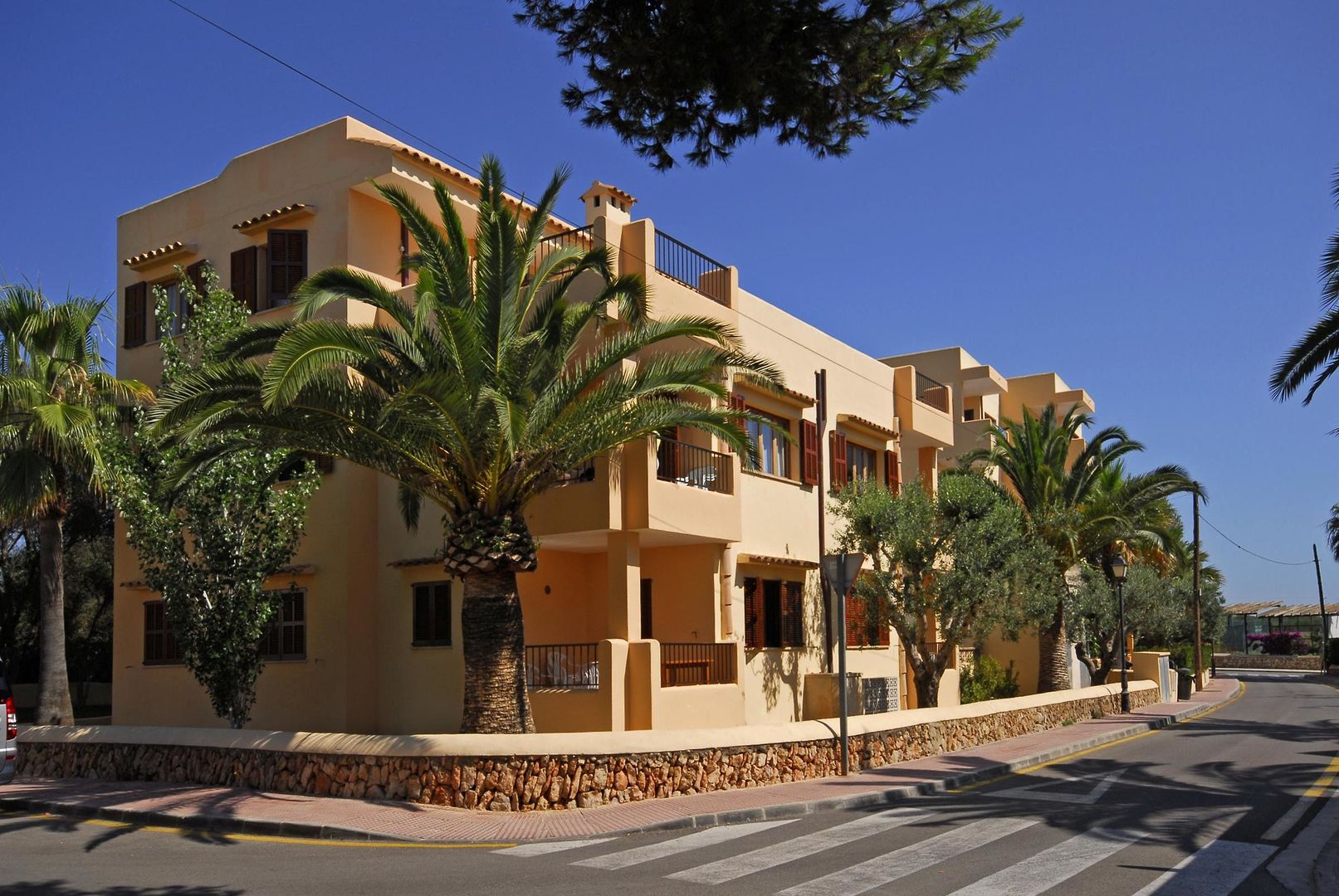 Cases De Cala Ferrera